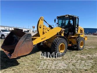 CAT 926M Pale gommate