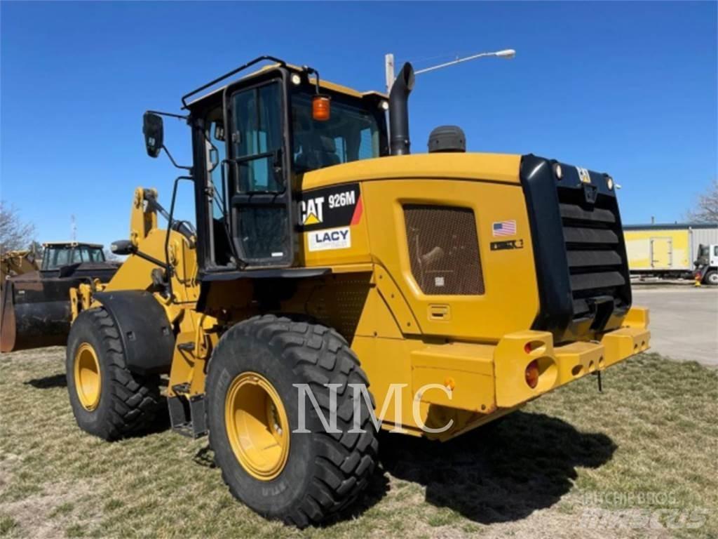 CAT 926M Pale gommate