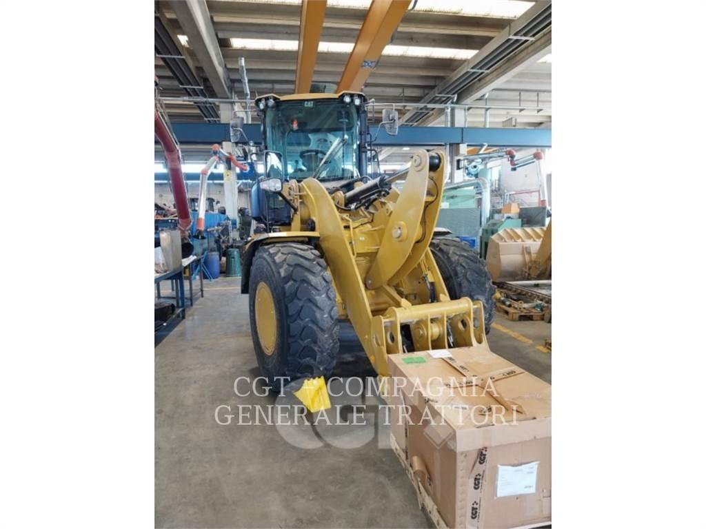 CAT 926M Pale gommate