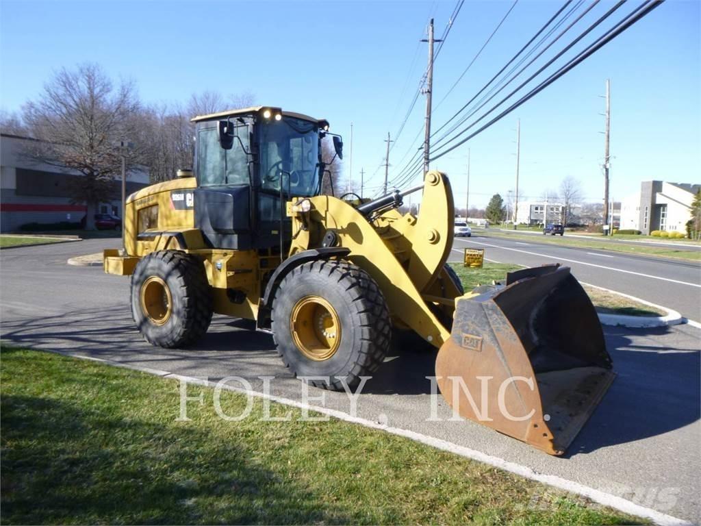 CAT 926M Pale gommate
