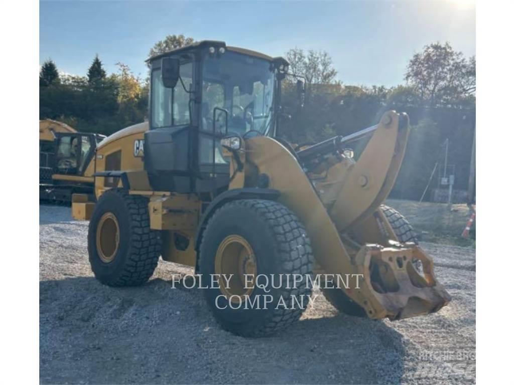 CAT 926M Pale gommate