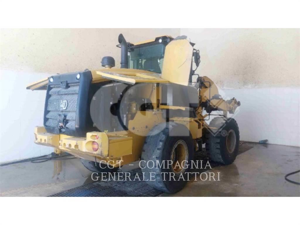 CAT 926M Pale gommate