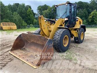 CAT 926M Pale gommate