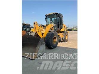 CAT 926M Pale gommate