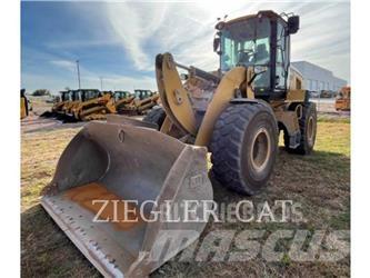 CAT 926M Pale gommate