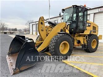 CAT 926M Pale gommate