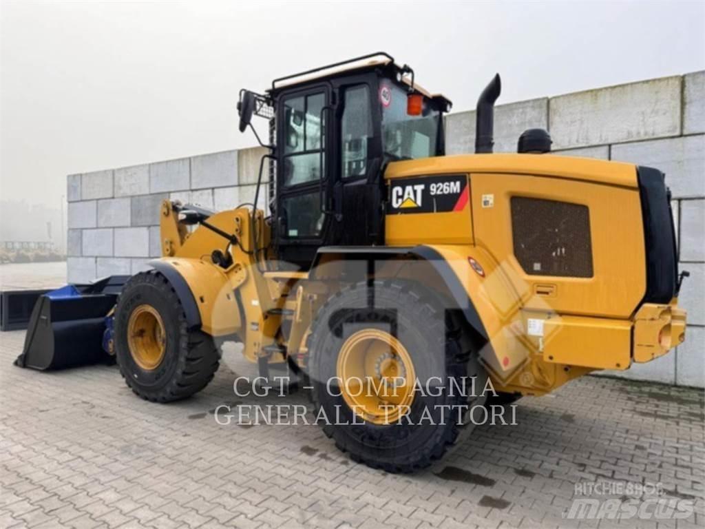 CAT 926M Pale gommate
