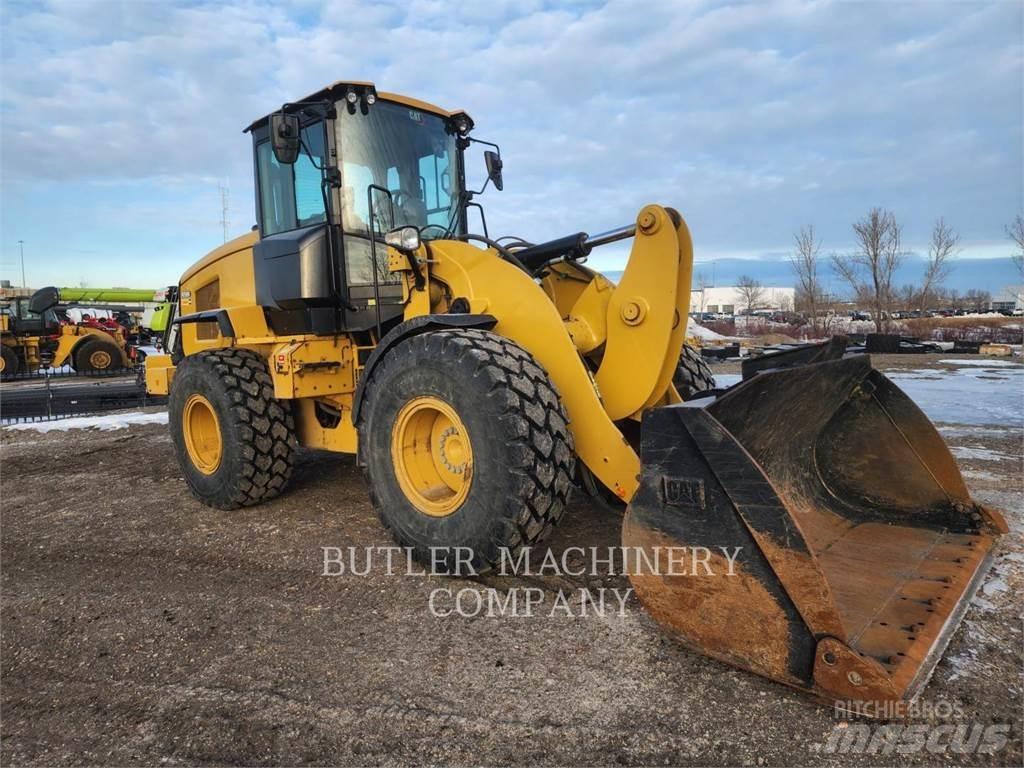 CAT 926M Pale gommate