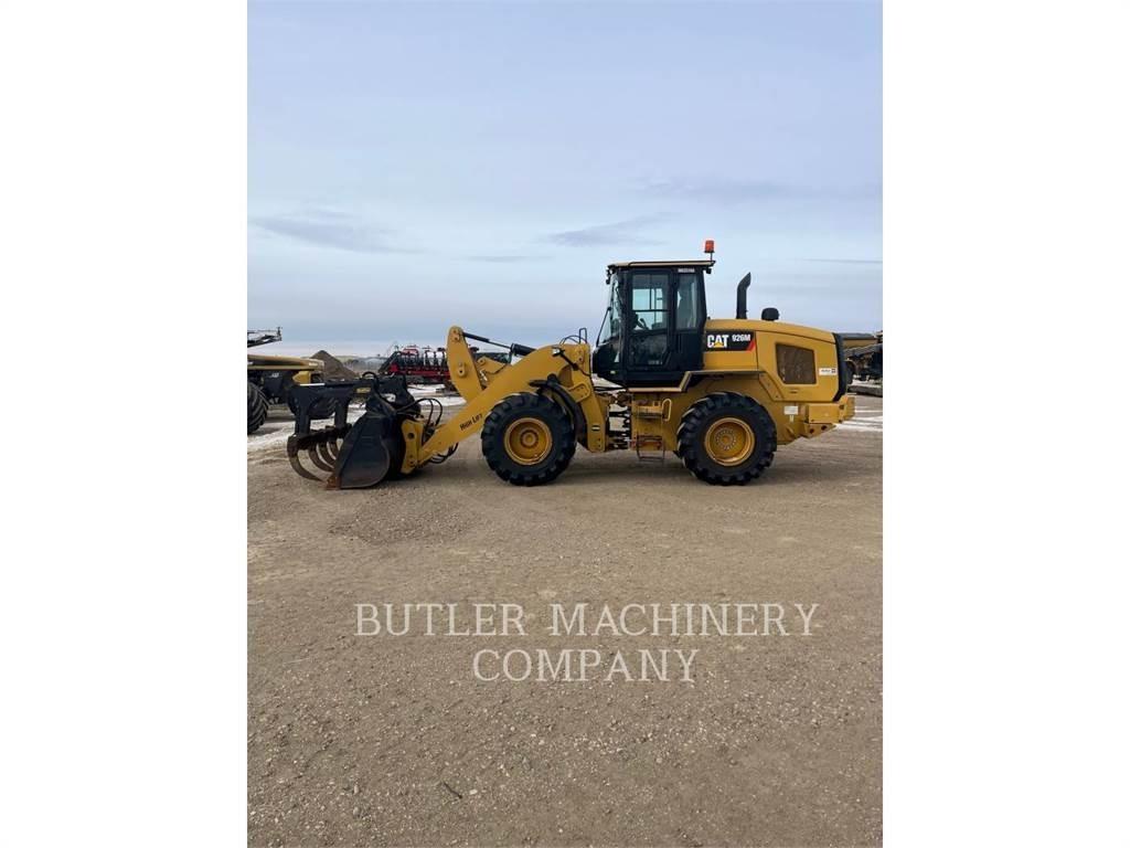 CAT 926M Pale gommate