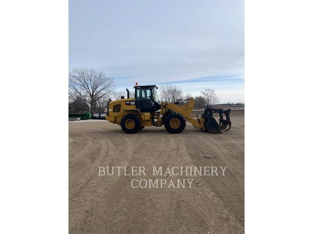 CAT 926M Pale gommate
