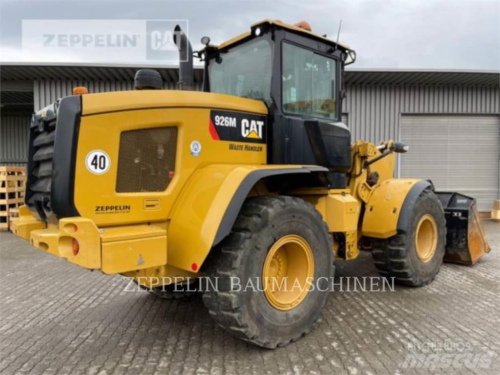 CAT 926M Pale gommate