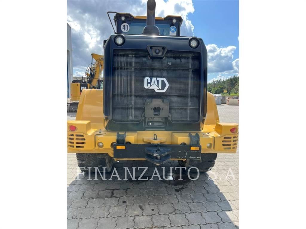 CAT 926M Pale gommate