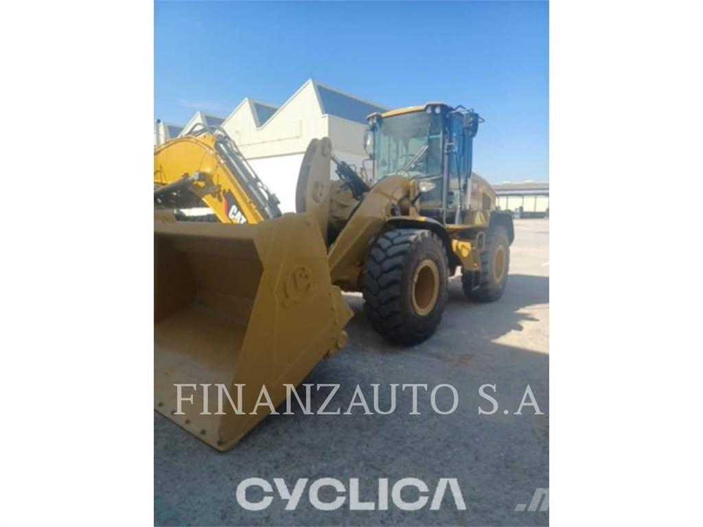 CAT 926M Pale gommate