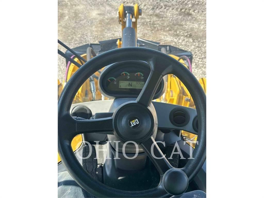 CAT 926M Pale gommate