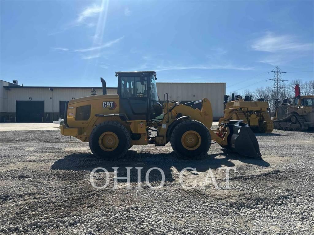 CAT 926M Pale gommate