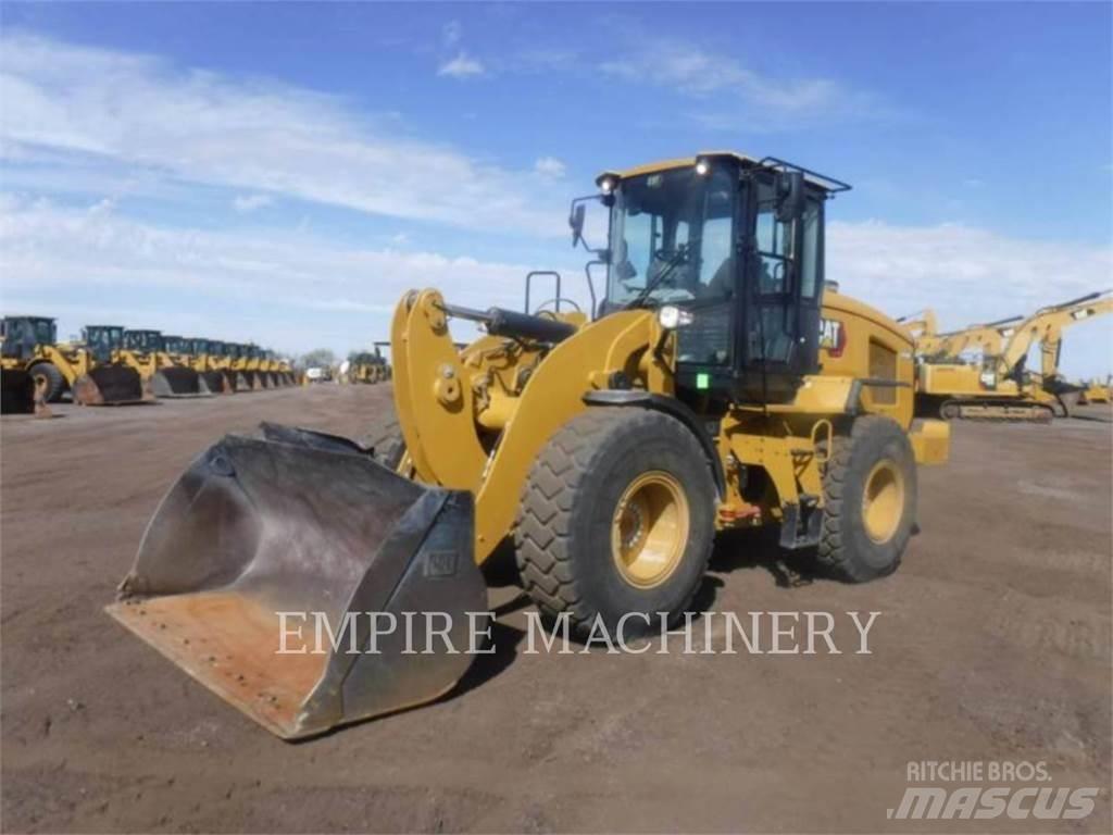 CAT 926M Pale gommate