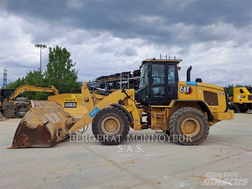 CAT 926M Pale gommate