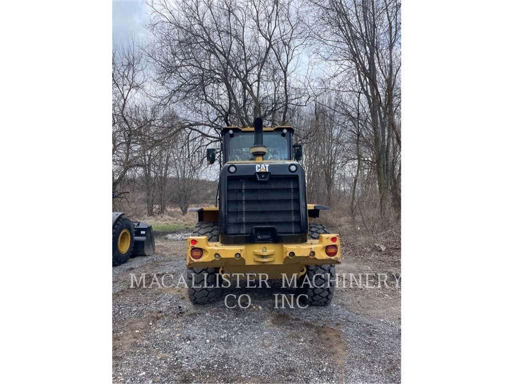 CAT 926M Pale gommate