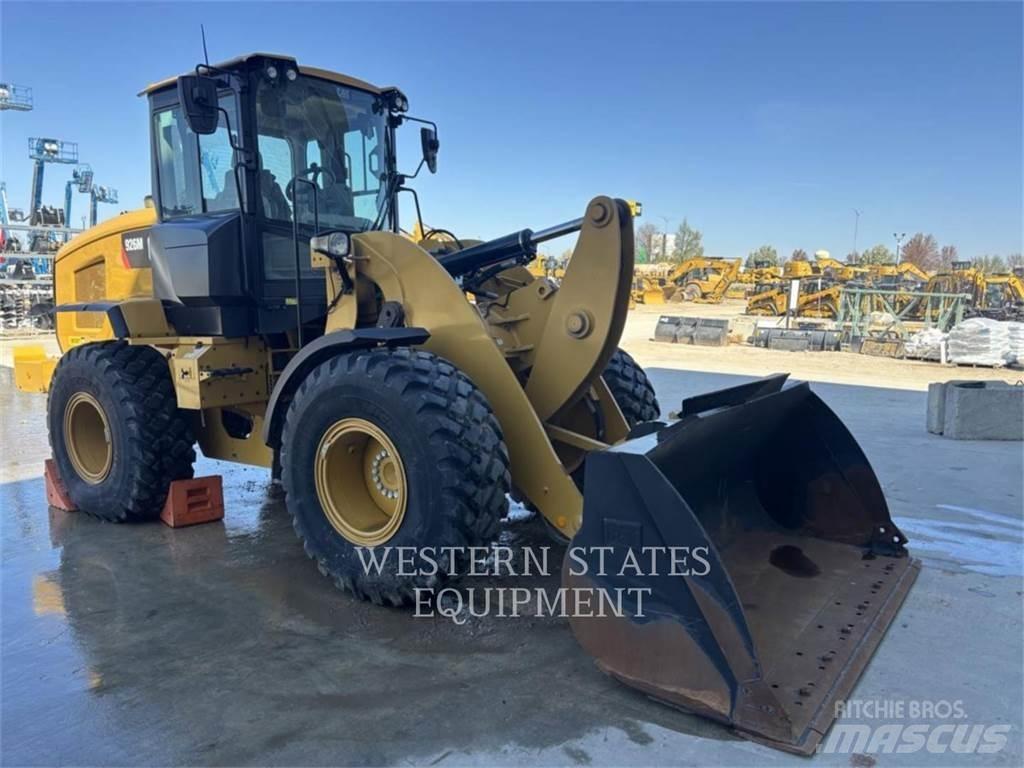 CAT 926M Pale gommate