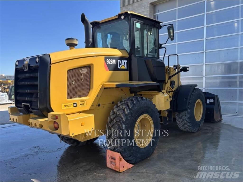 CAT 926M Pale gommate