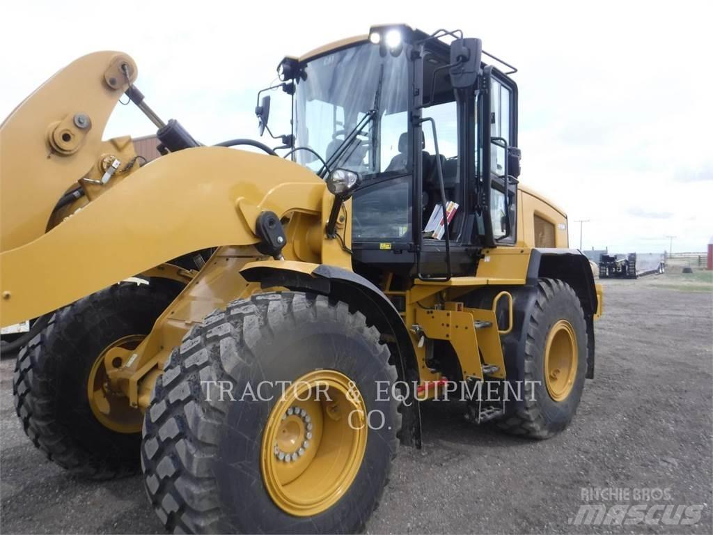 CAT 926M Pale gommate