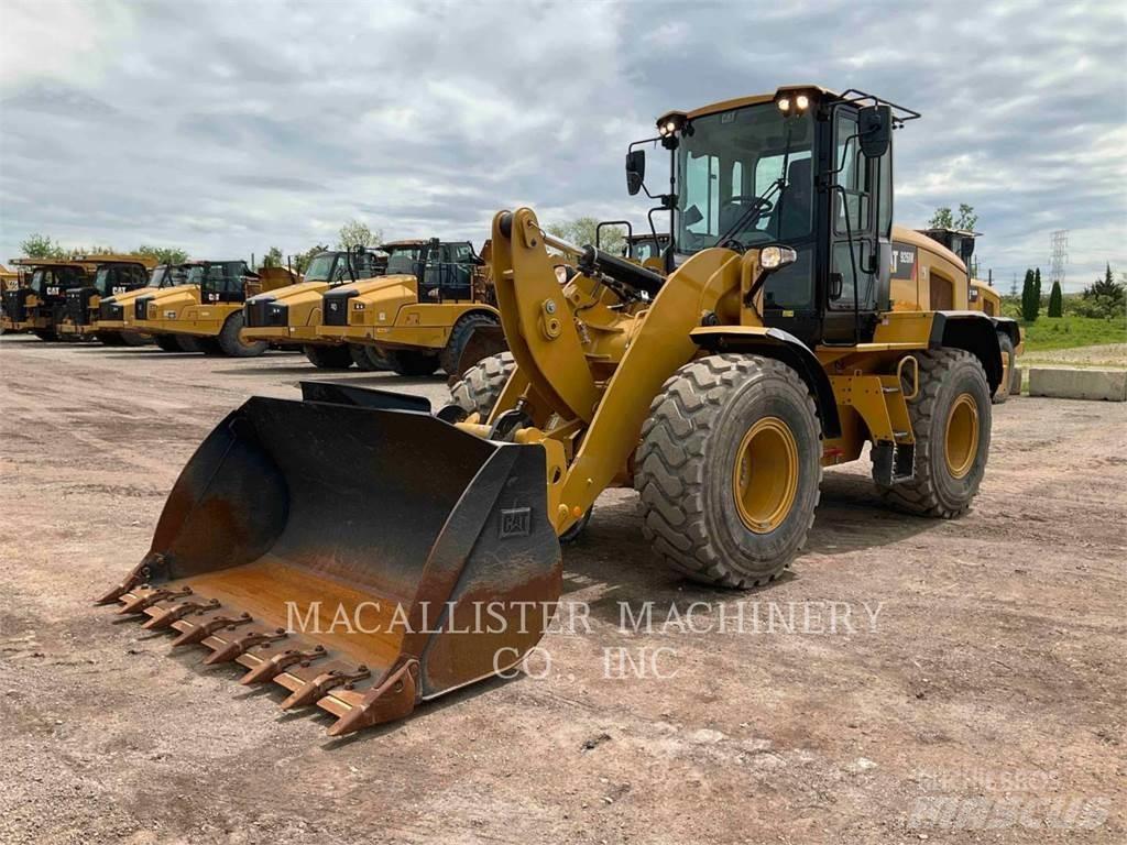 CAT 926M Pale gommate