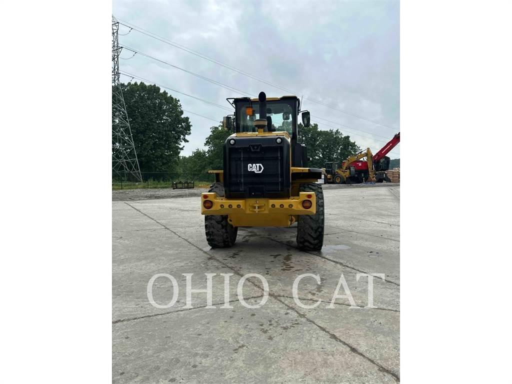 CAT 926M Pale gommate