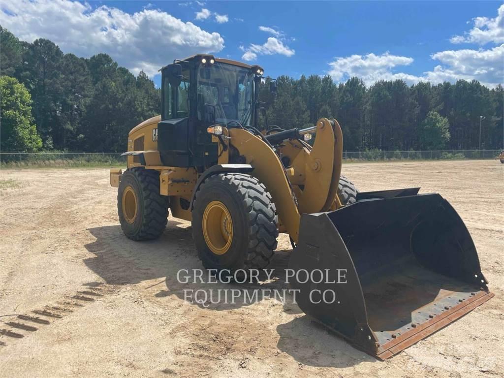 CAT 926M Pale gommate