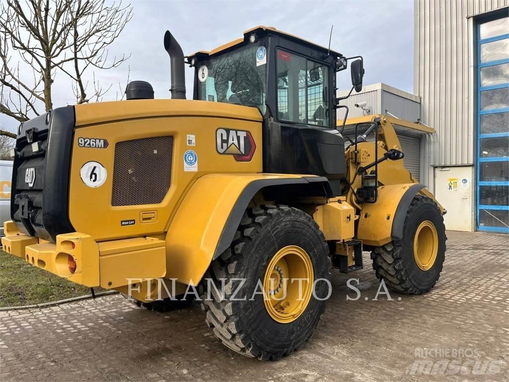 CAT 926M Pale gommate