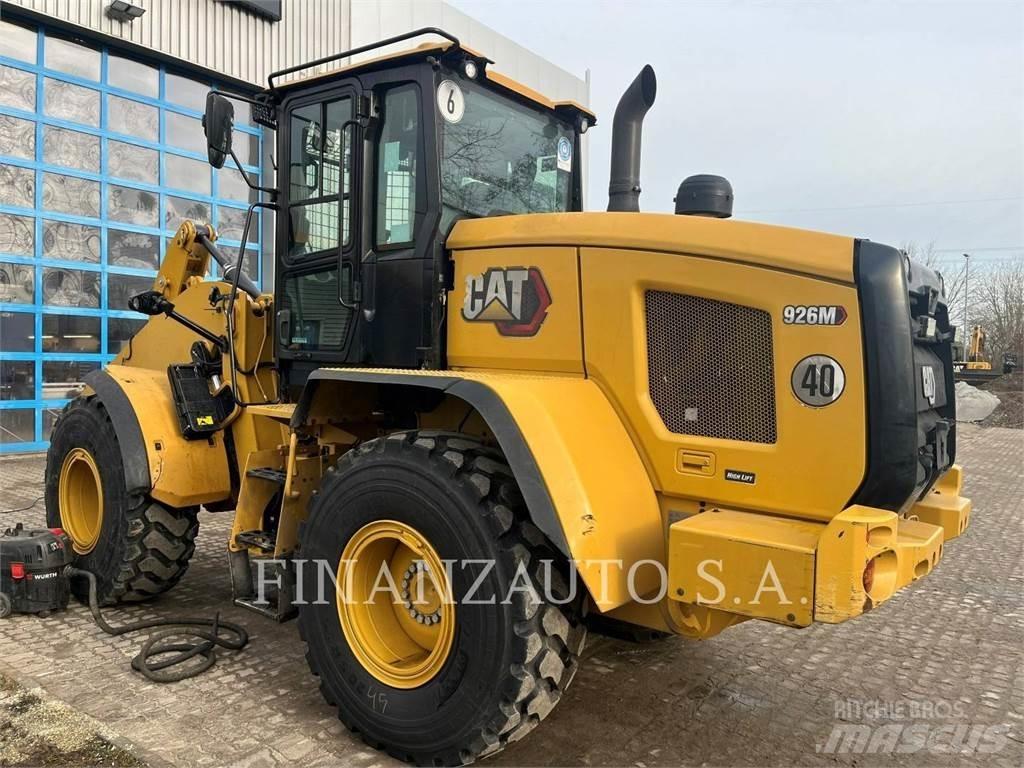 CAT 926M Pale gommate