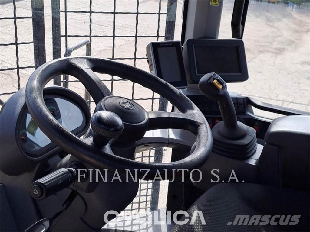 CAT 926M Pale gommate