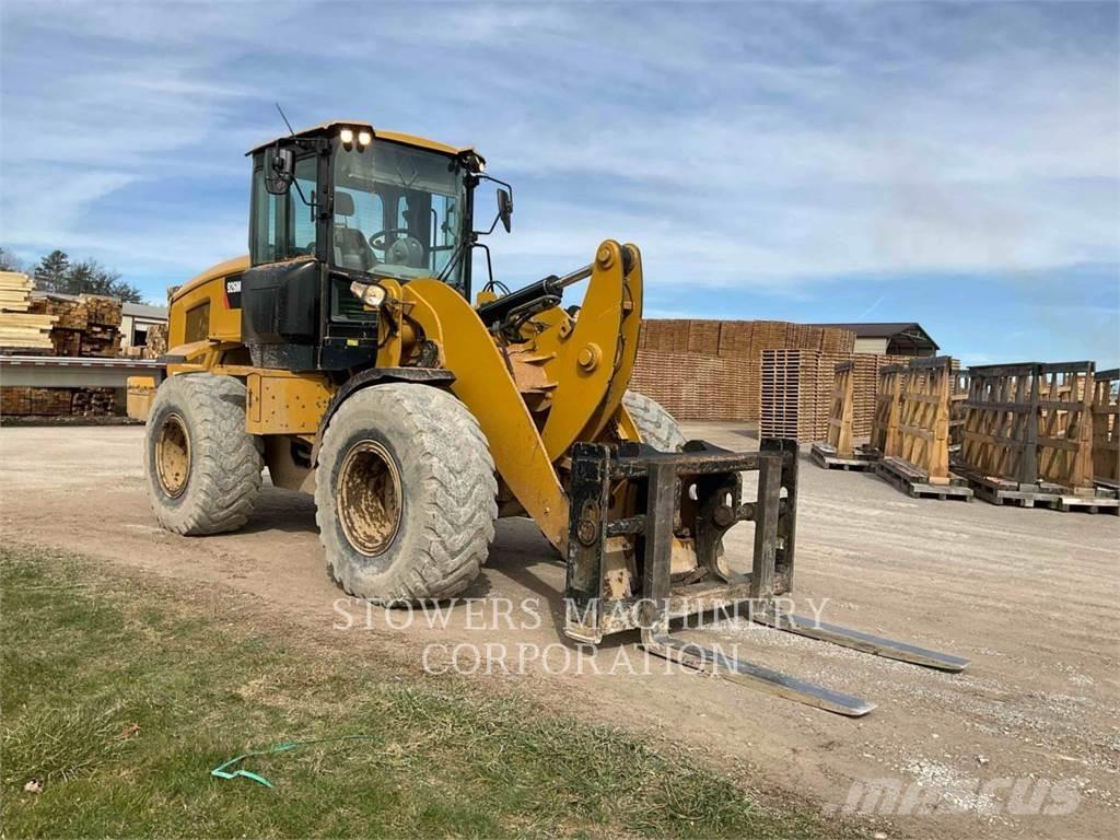 CAT 926M Pale gommate