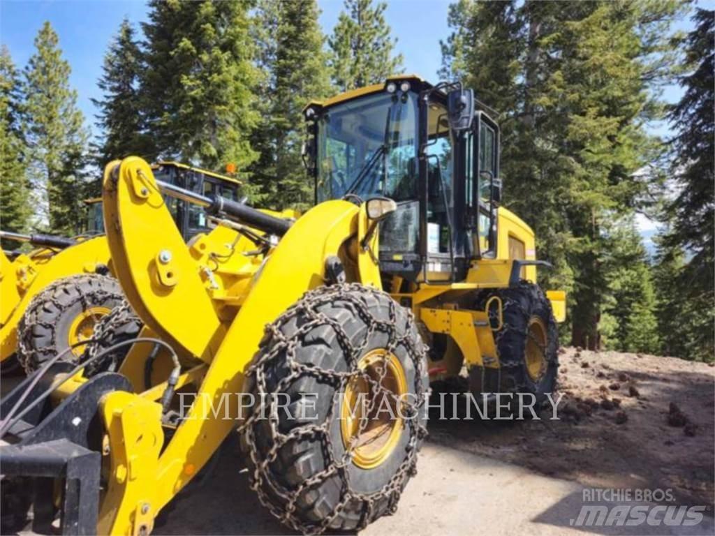 CAT 926M Pale gommate