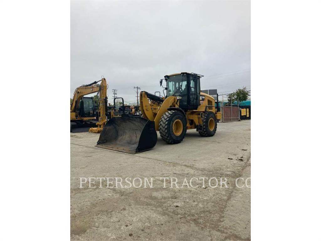 CAT 926M Pale gommate