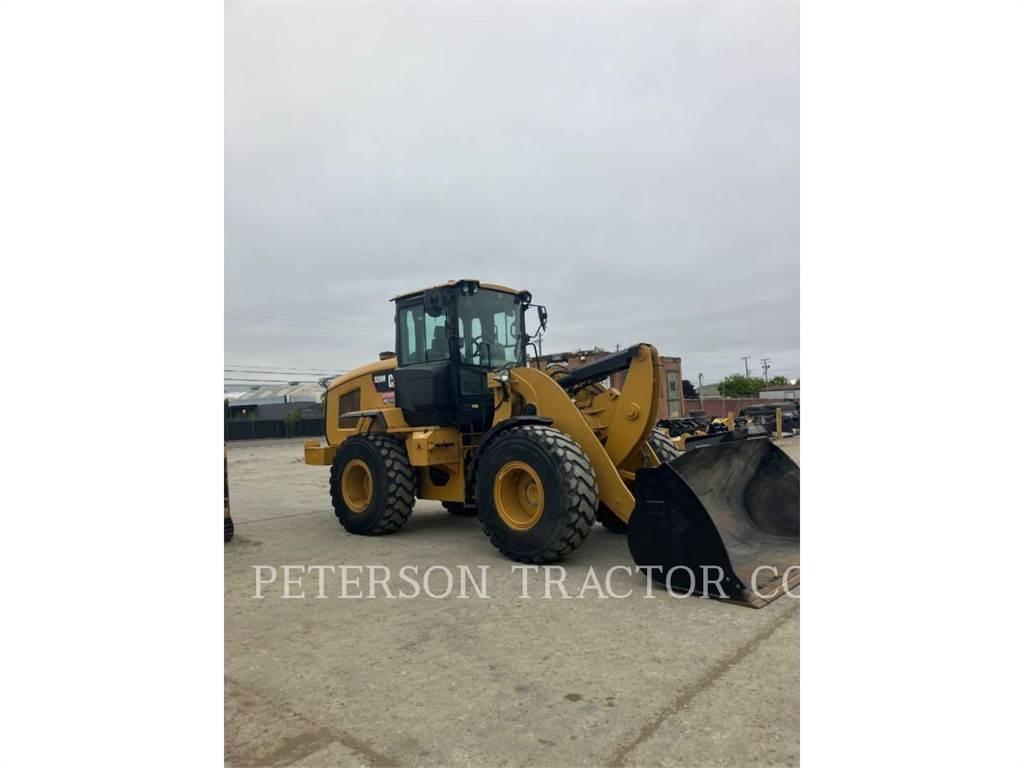 CAT 926M Pale gommate