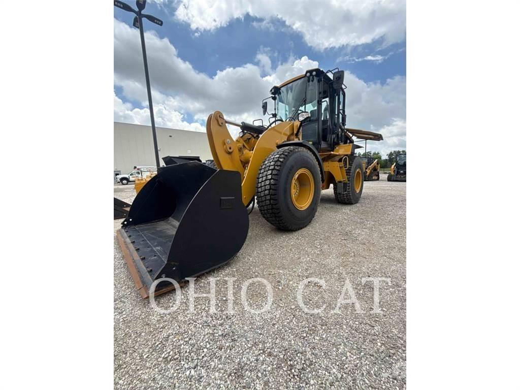 CAT 926M Pale gommate