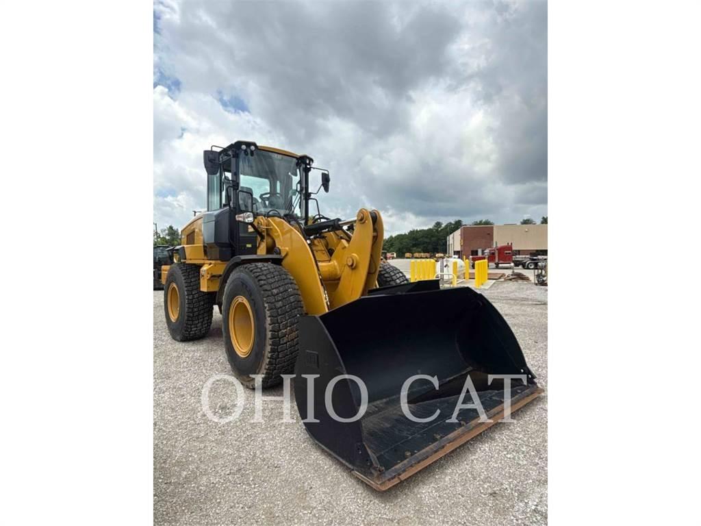 CAT 926M Pale gommate