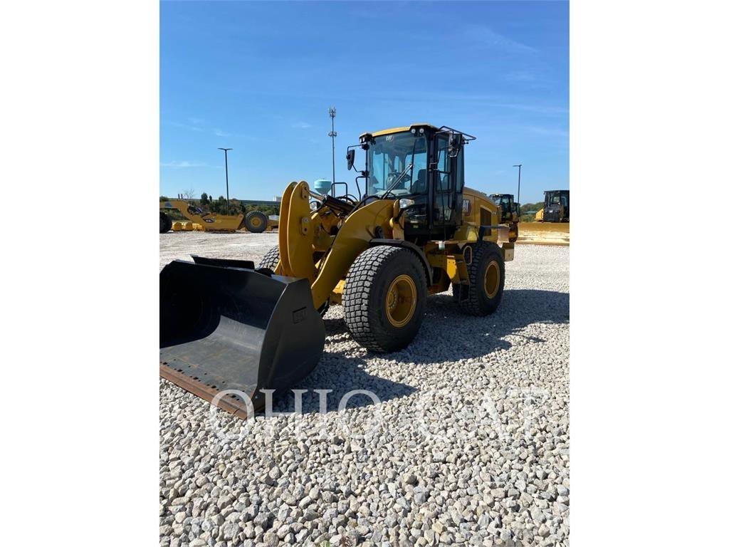 CAT 926M Pale gommate