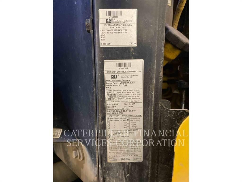 CAT 926M Pale gommate