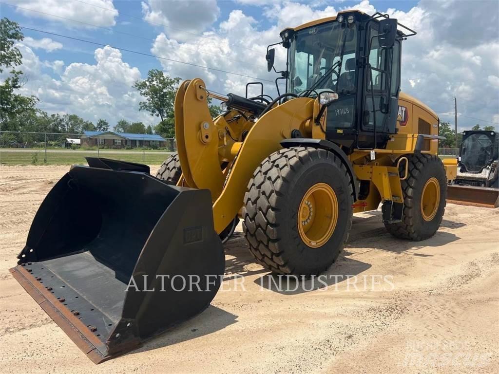 CAT 926M Pale gommate