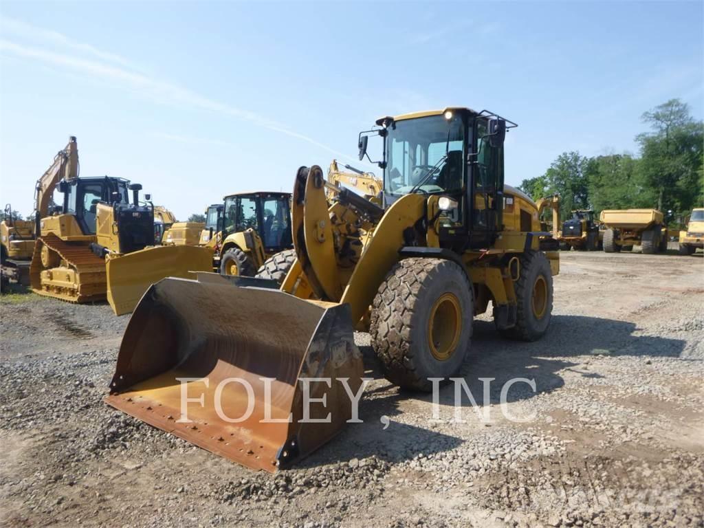 CAT 926M Pale gommate