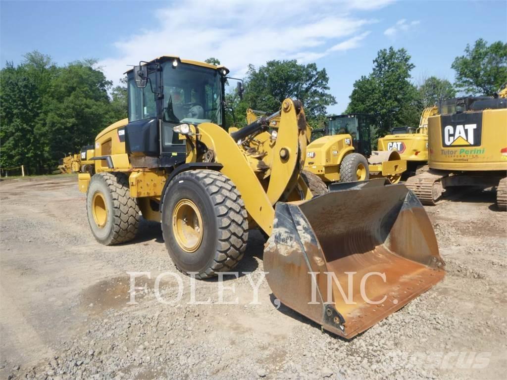 CAT 926M Pale gommate