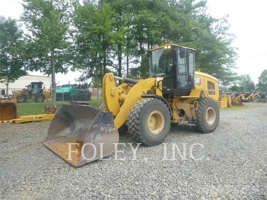 CAT 926M Pale gommate