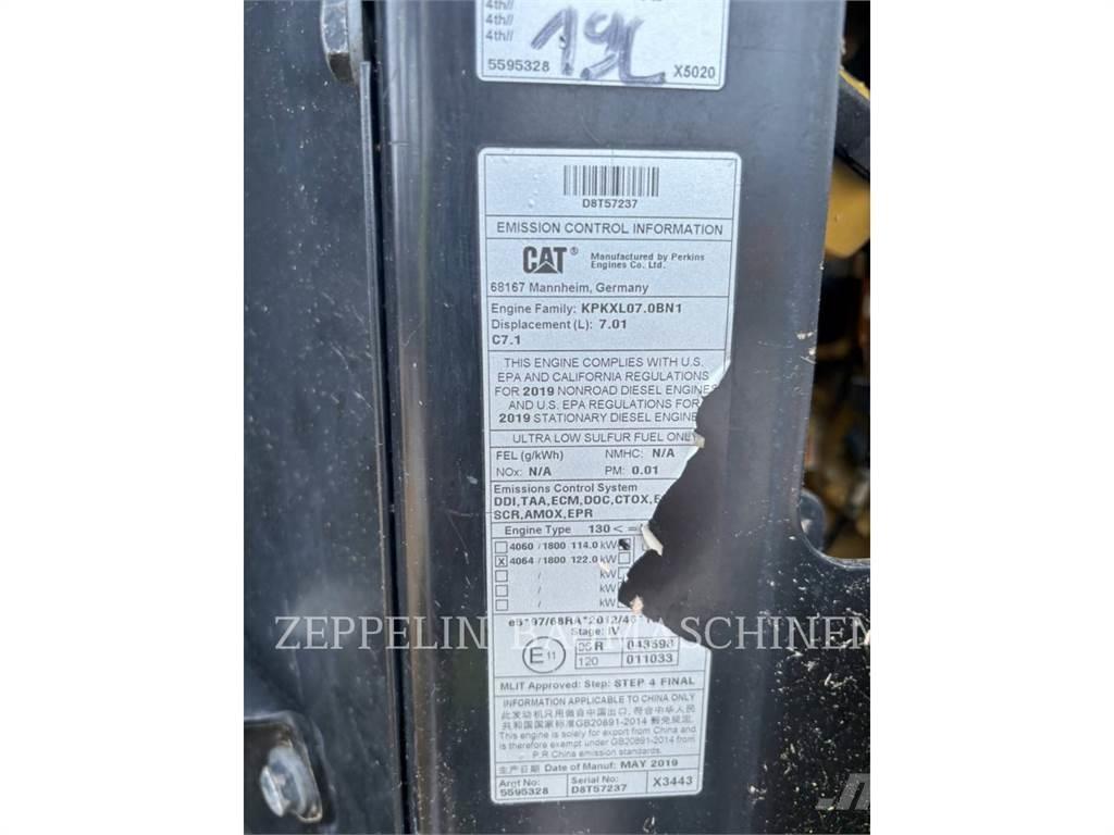 CAT 926M Pale gommate