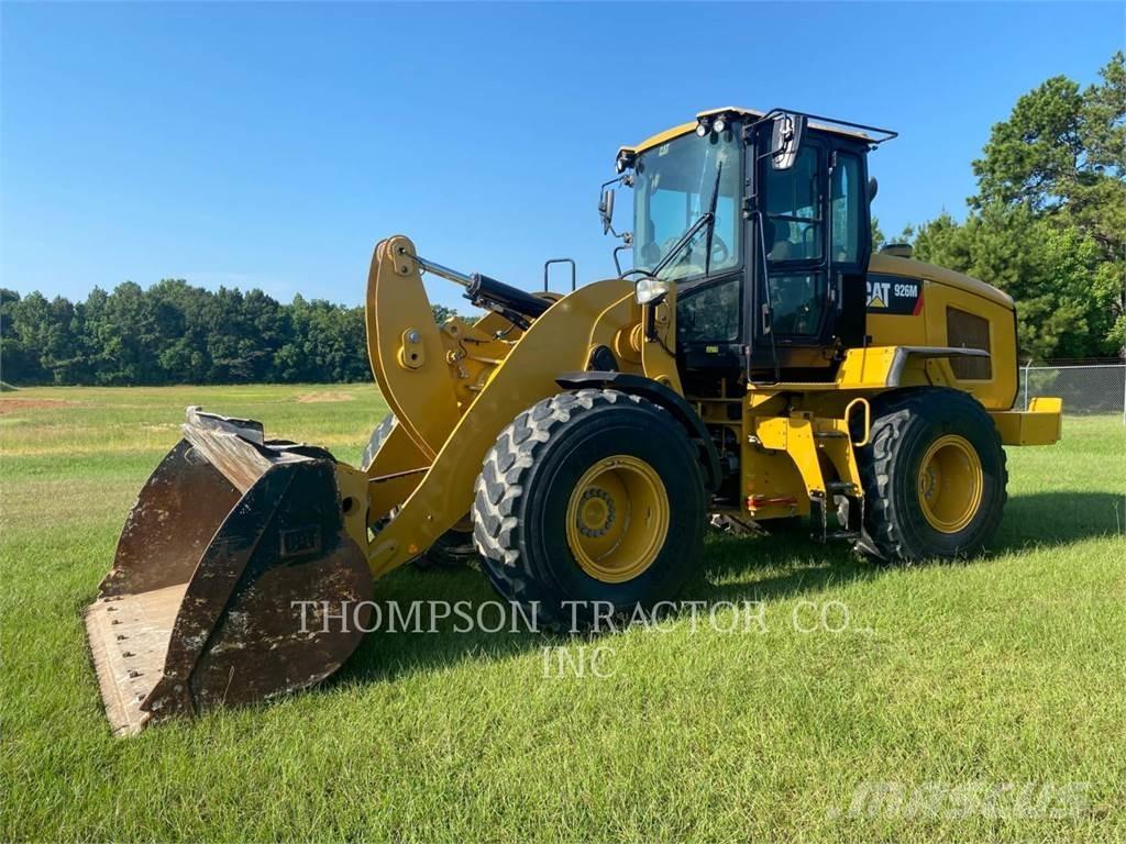 CAT 926M Pale gommate