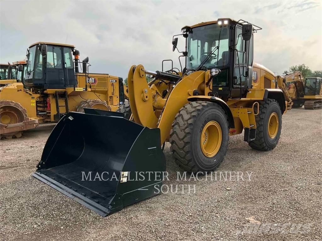 CAT 926M Pale gommate