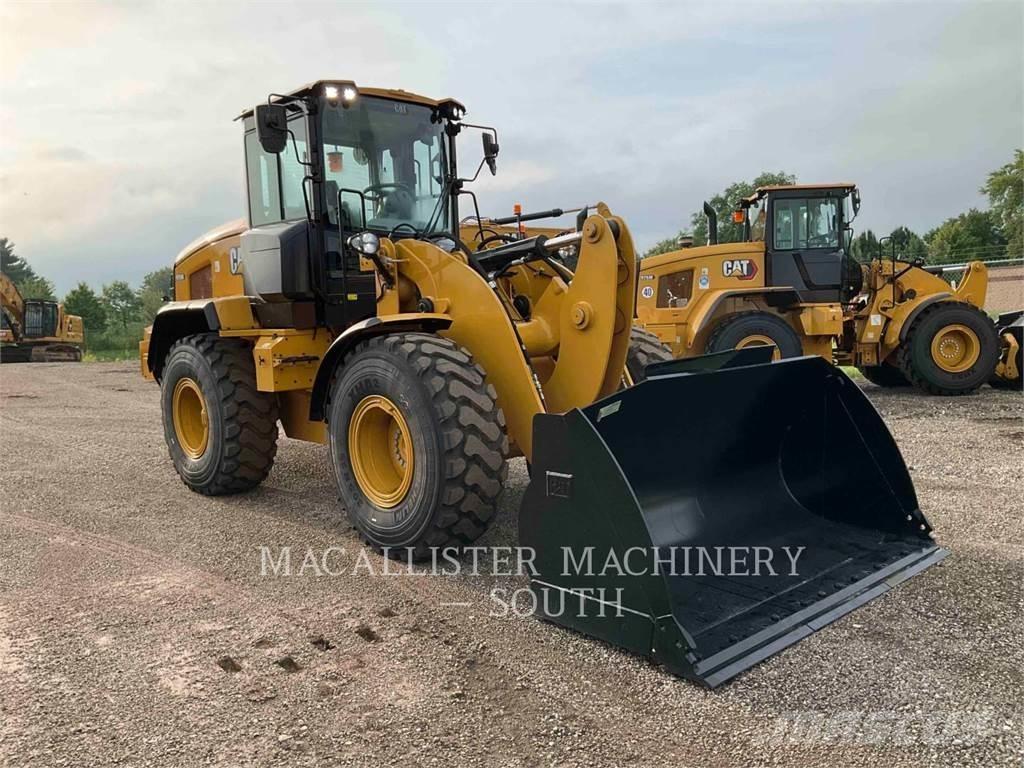 CAT 926M Pale gommate