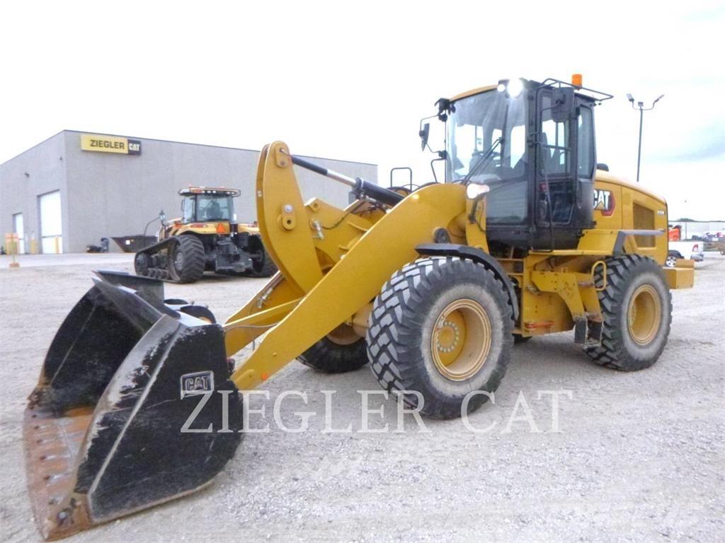 CAT 926M Pale gommate