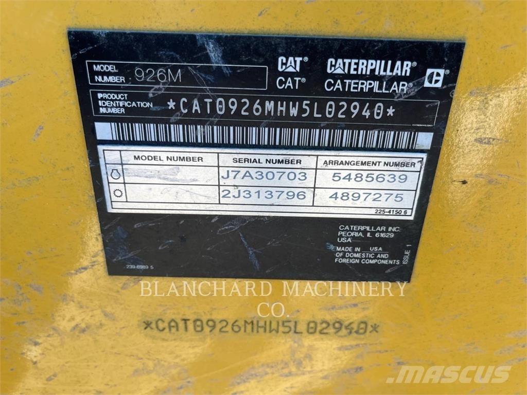 CAT 926M Pale gommate