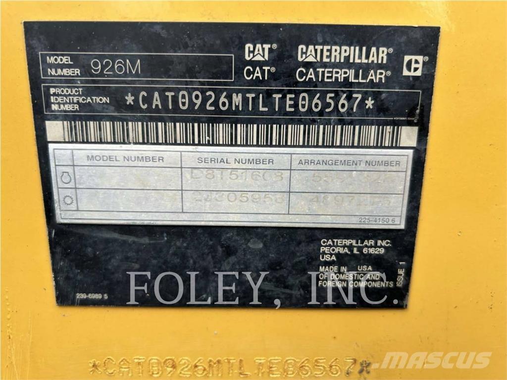 CAT 926M Pale gommate